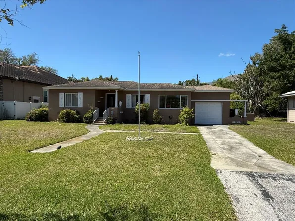 144 Almedo Way NE, Saint Petersburg, FL 33704