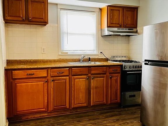 3rd image of 4001 Prairie Ave APT 4