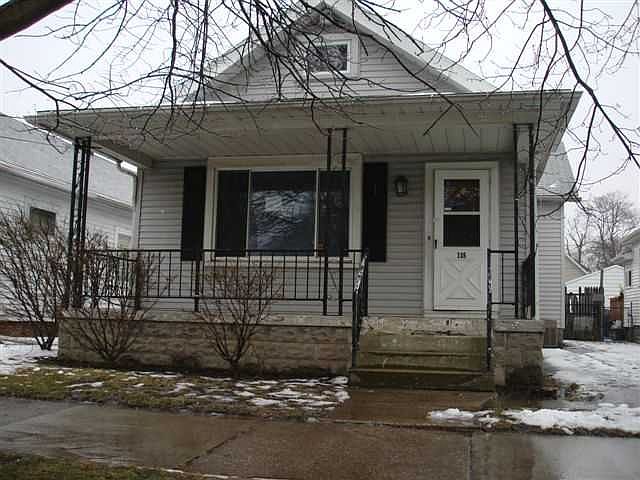 1st image of 735 Willard St