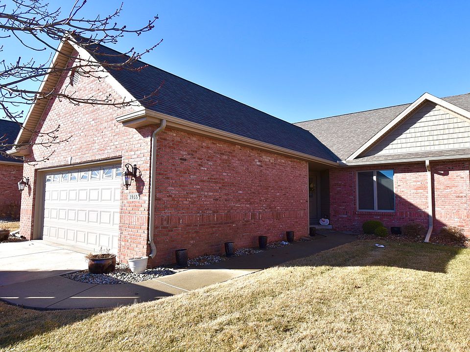 1st image of 1915 Dunraven Rd