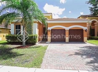 18273 NW 89th Ave, Hialeah, FL 33018