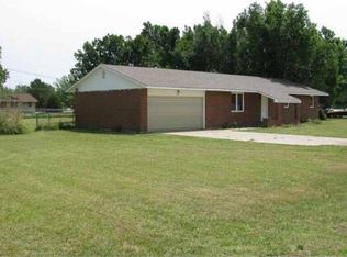 3108 Sycamore Rd, Hutchinson, KS 67502