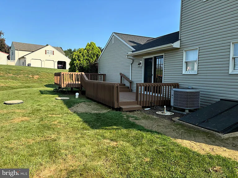 23 Sherrard Dr — Photo 13