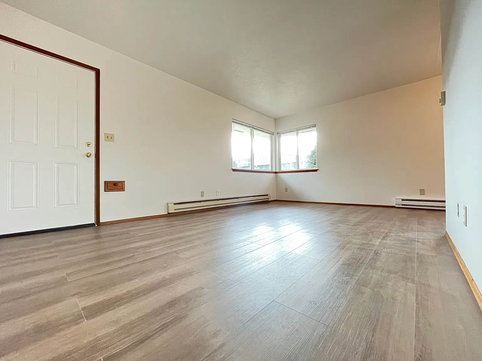 2 bed, 800 sqft, $1,600 — Photo 3