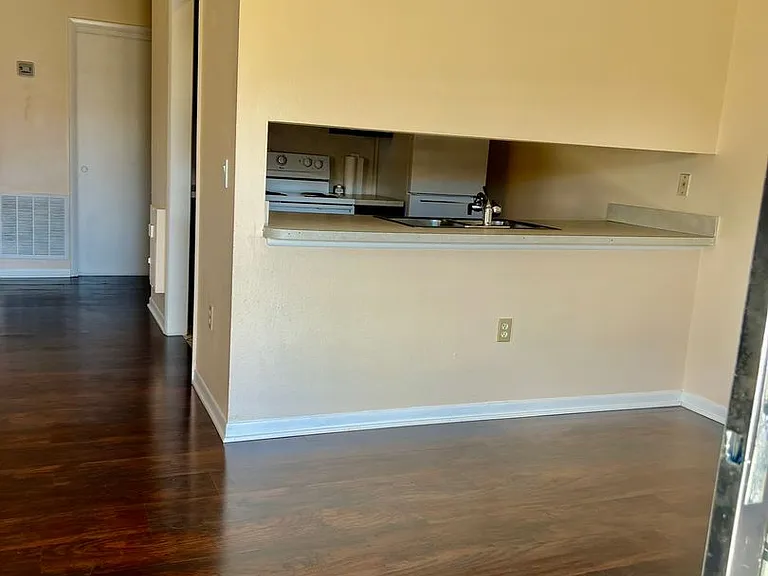 223 San Paulo Cir #8 — Photo 4