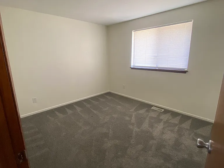 2634 W Texas St — Photo 3
