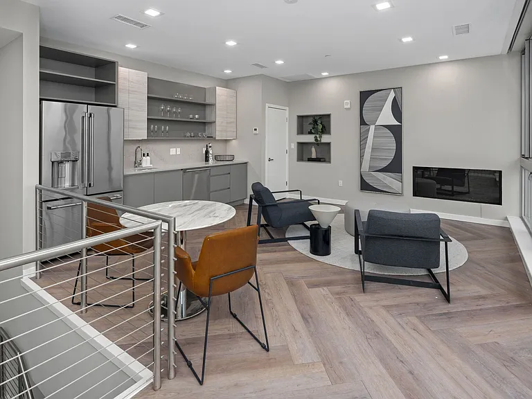880 Pacific St — Photo 25
