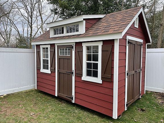 2nd image of 5 New Dorp Pl