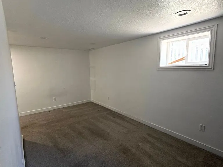 477 E Williams Ave — Photo 16