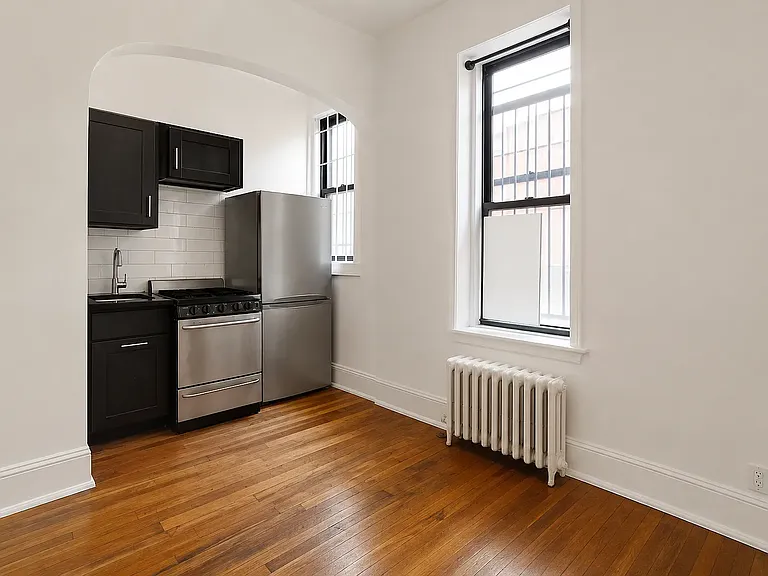 504 E 88th St #4C — Photo 2