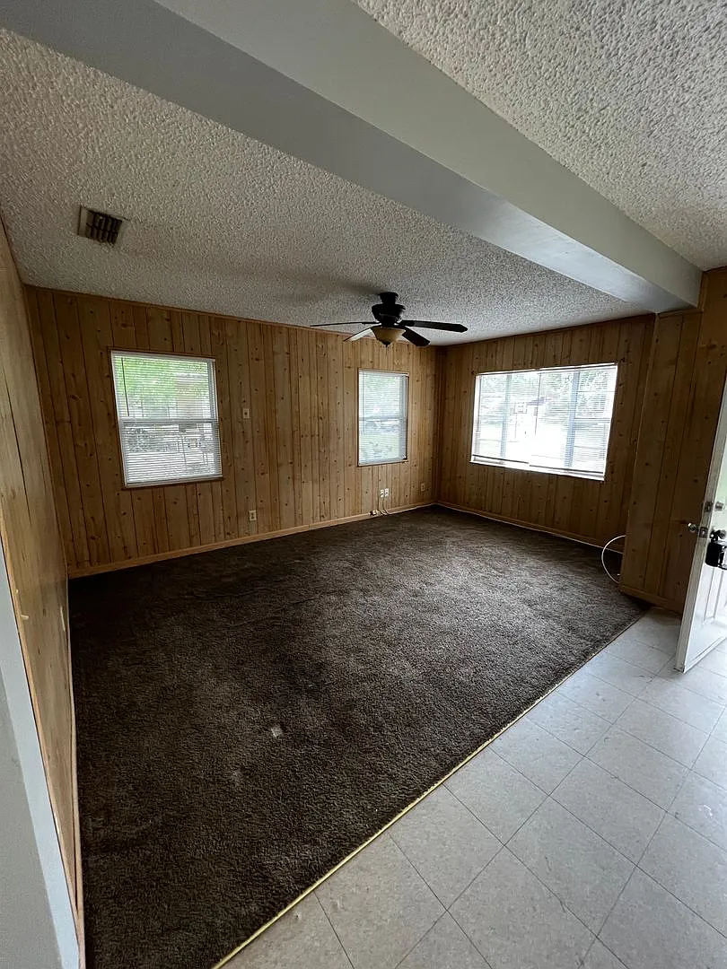 3/1 with Prime Location Close to Jacksonville International Airport, Jacksonville Zoo and Gardens... — Photo 3