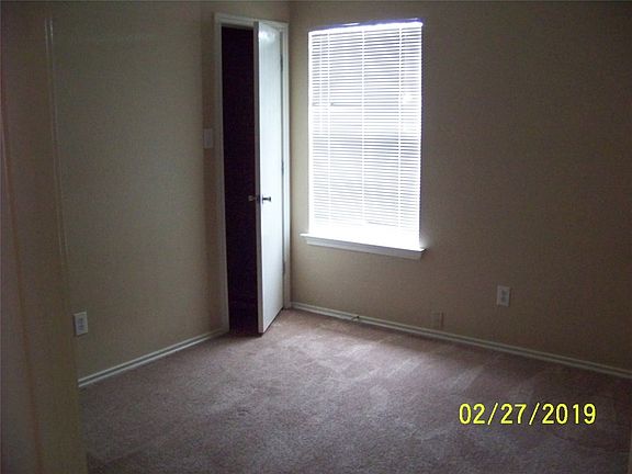 2nd image of 910 Churchill Farms Dr