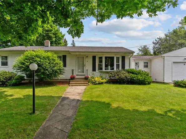 18 La Fazia Dr, Johnston, RI 02919