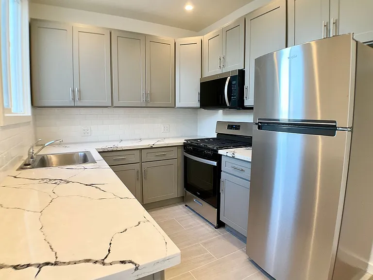 2760 Sutter St #304 — Photo 4