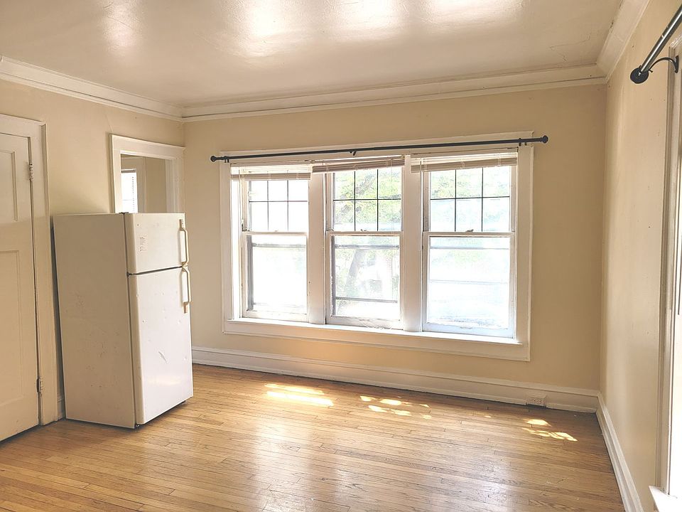 1st image of 1303 N Cass St APT 206