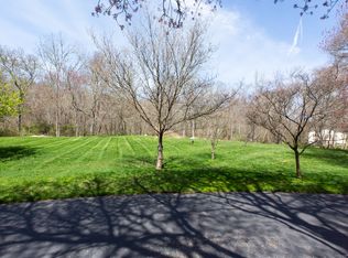 Mary Hall Rd, Stonington, CT 06378