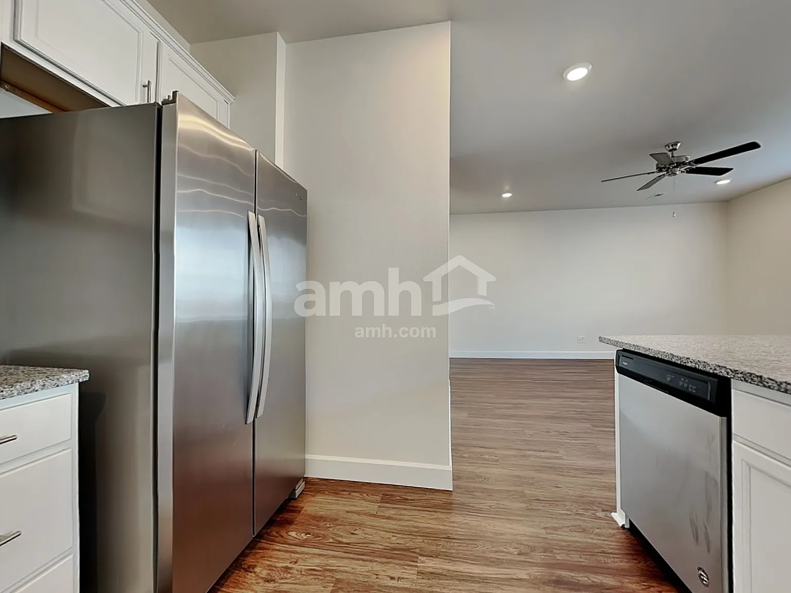 4 bed, 2.5 bath, 1908 sqft, $3,245 — Photo 3