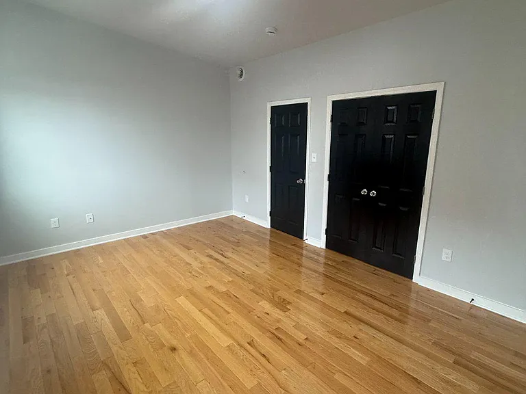 713 N 16th St #3 — Photo 8
