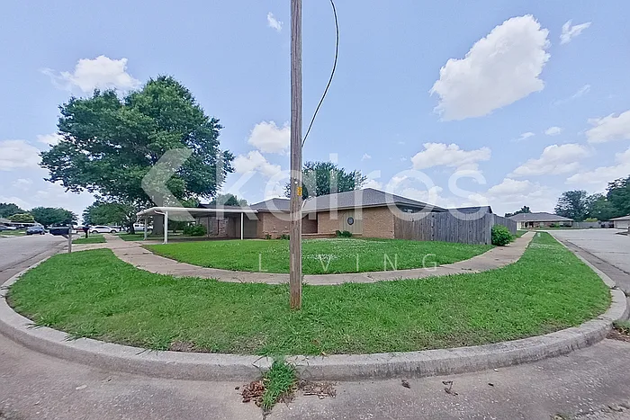 3 bed, 2.0 bath, 1754 sqft, $1,775 — Photo 3