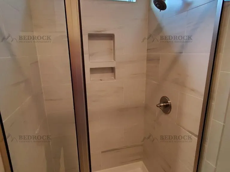 617 Wellingburg Rd SE — Photo 4