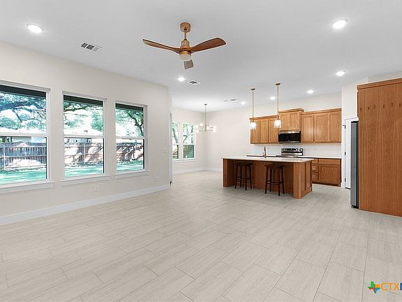 4th image of 1105 W 1st St