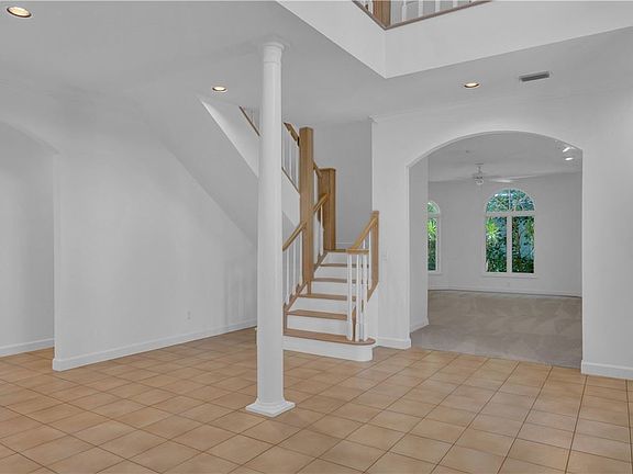 4th image of 8625 Seacrest Dr