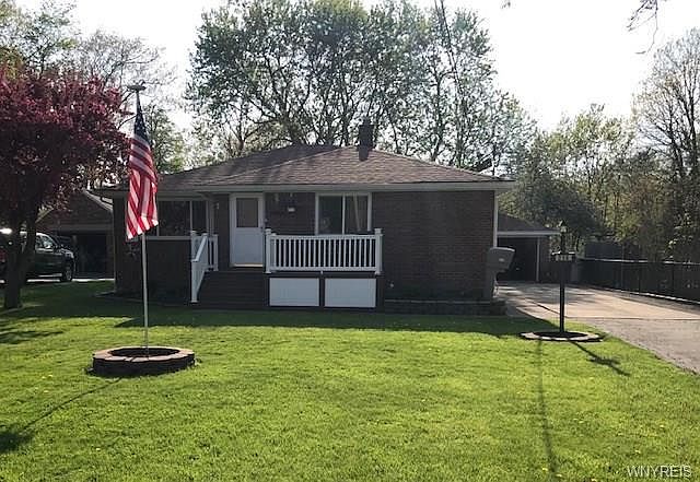 1st image of 214 N Autumn St