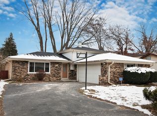 18307 Hickory St, Lansing, IL 60438