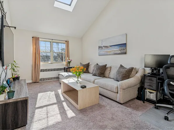 411 Merrick Road #B, Rockville Centre, NY 11570