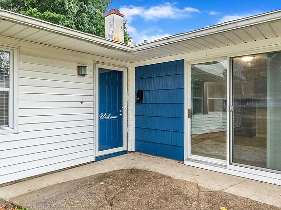 3rd image of 1157 Helmen Dr