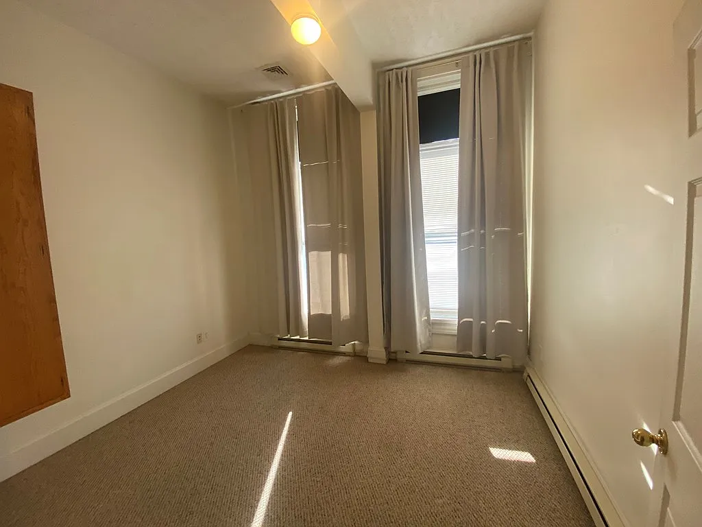2 bed, 1.5 bath, 687 sqft, $1,100 — Photo 3