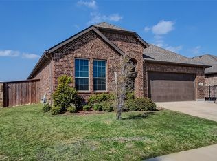 9101 Flying Eagle Ln, Fort Worth, TX 76131
