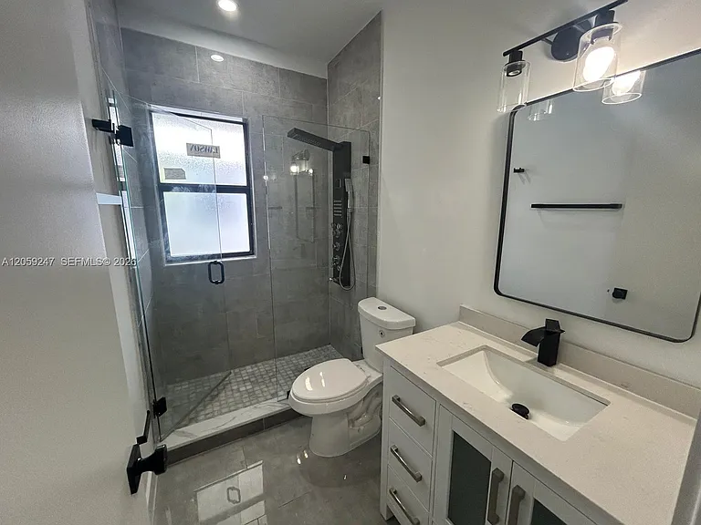 638 SW 21st Ave #4 — Photo 15