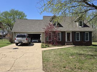 138 Cherokee Dr, Martin, TN 38237