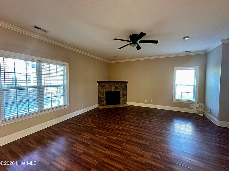 1855 Cambria Dr #B — Photo 5