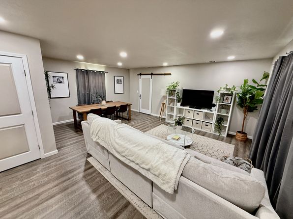 749 W C St APT B, Dixon, CA 95620