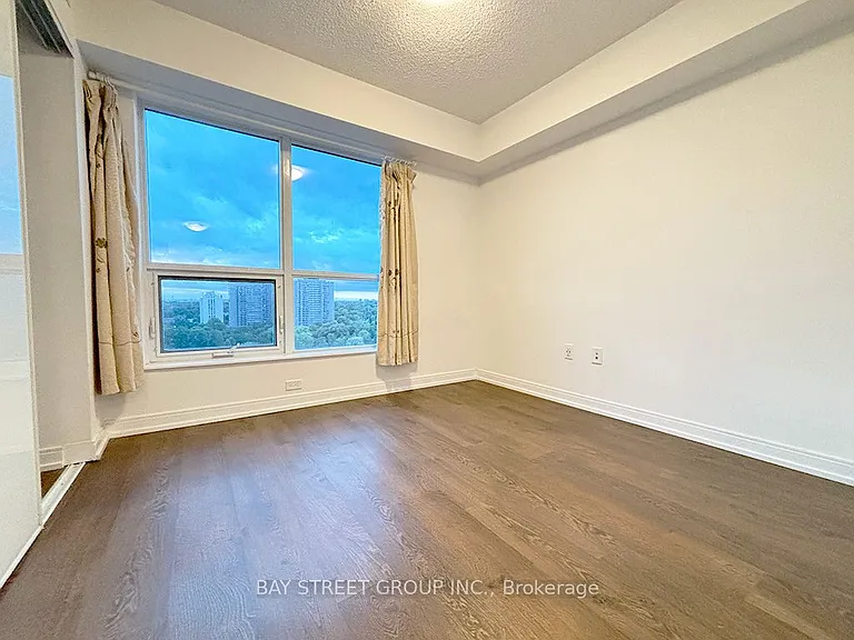 275 Village Green Sq #1222 — Photo 8