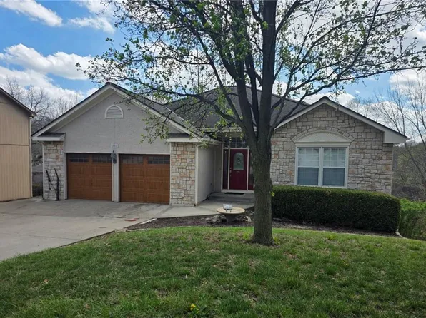 13611 W 49th Ter, Shawnee, KS 66216