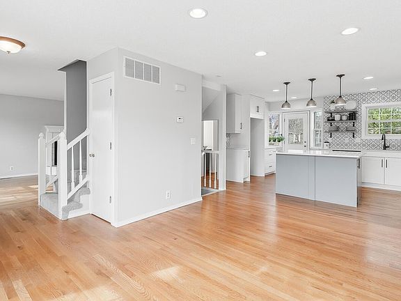 4th image of 3817 N Rushwood St