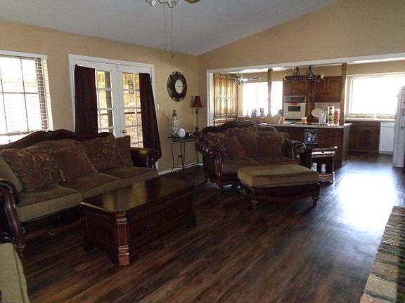 3rd image of 1801 Cedar Creek Dr