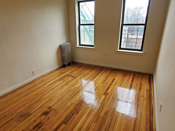 5th image of 3204 Holland Ave APT 3A