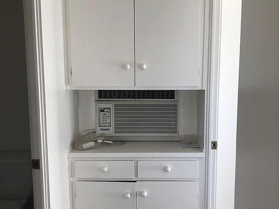 2nd image of 441 Claydelle Ave
