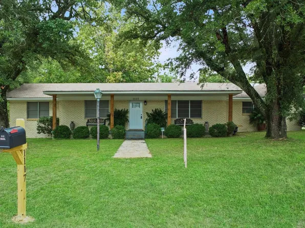 1117 Woodlawn St, Kilgore, TX 75662