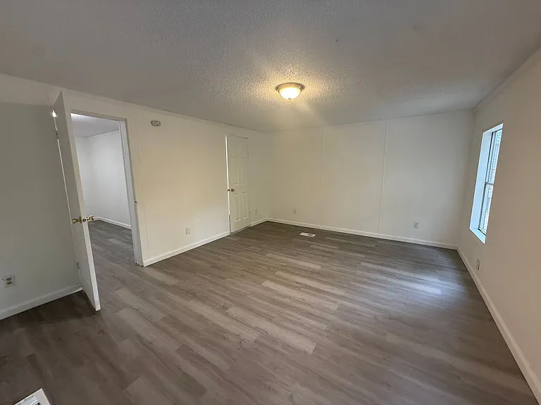200 Painter Rd NE — Photo 6
