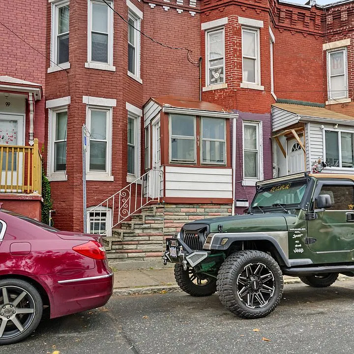 97 Newton St