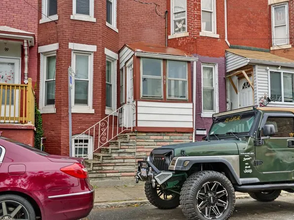 97 Newton St, Holyoke, MA 01040