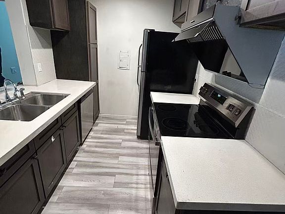 3rd image of 5460 White Oak Ave Unit E217