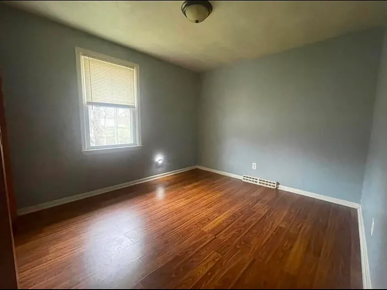 610 5th Ave #602 — Photo 3