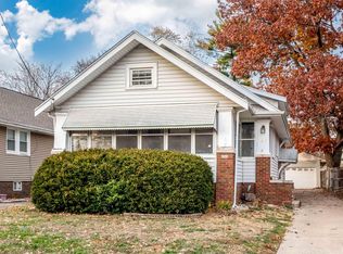 1215 E Seneca Pl, Peoria, IL 61603