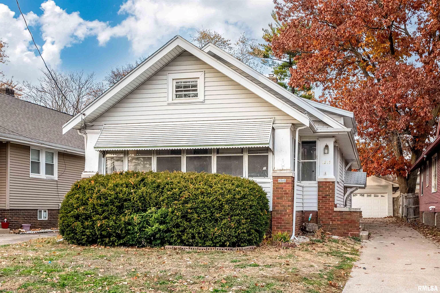 1215 E Seneca Pl photo 1